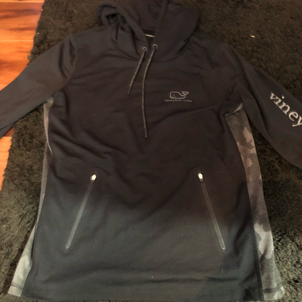 Vineyard Vines Athletic Pullover
